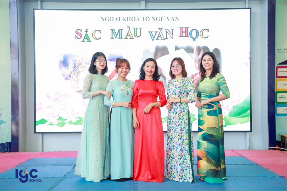 SẮC MÀU VĂN HỌC