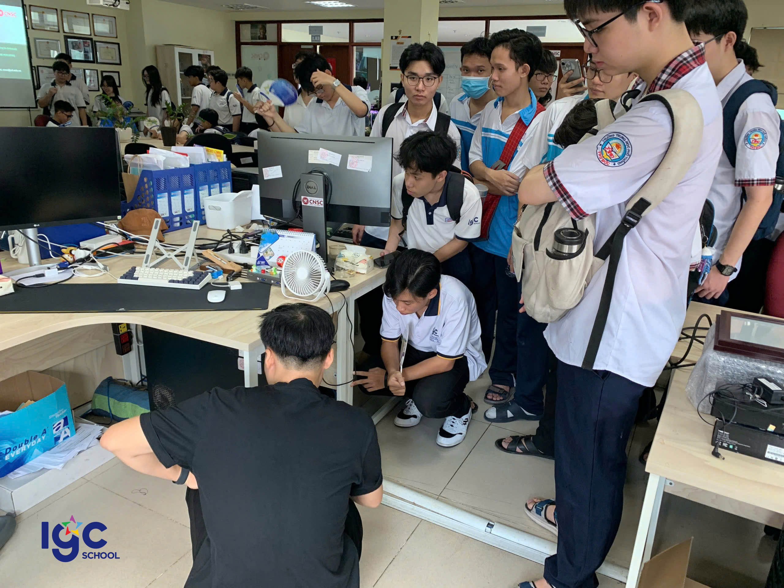 HỌC SINH LÊ QUÝ ĐÔN – TÂN MAI KHÁM PHÁ HÀNH TRÌNH TƯƠNG LAI QUA 5 NGÔI TRƯỜNG ĐẠI HỌC