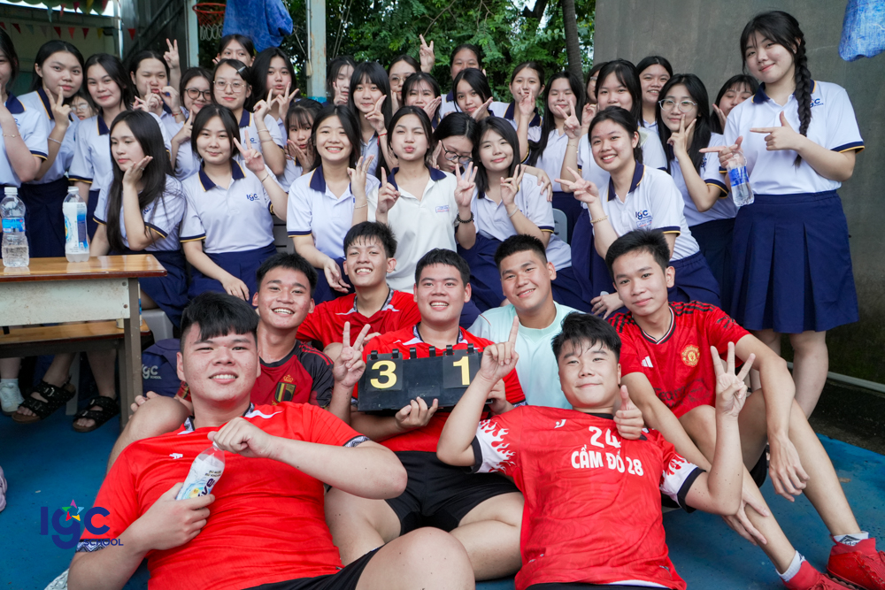 RỰC LỬA SÂN CỎ – KHAI MẠC GIẢI BÓNG ĐÁ NAM TRUYỀN THỐNG TRƯỜNG THPT LÊ QUÝ ĐÔN NĂM HỌC 2026–2027