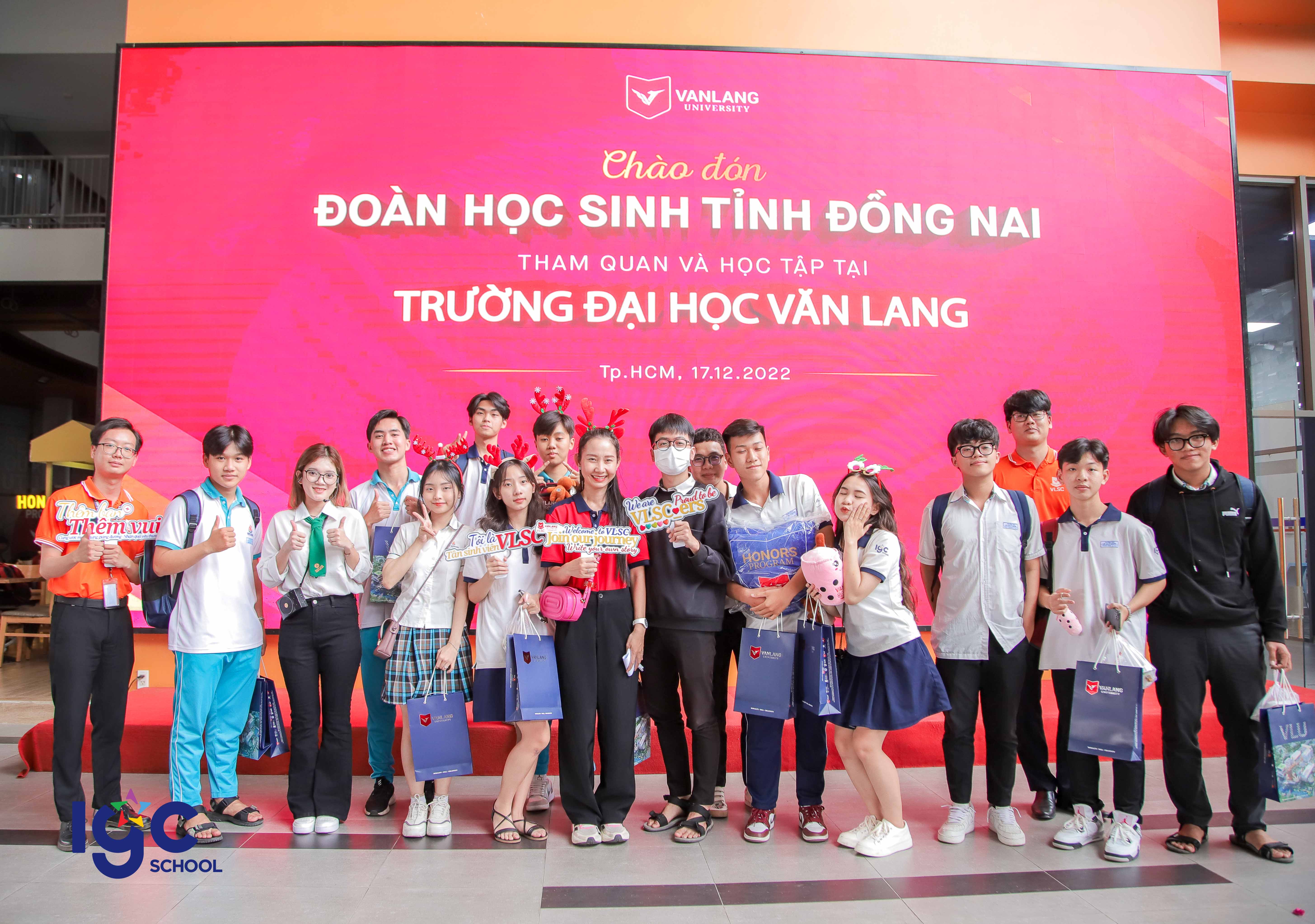 HỌC SINH TRƯỜNG THPT LÊ QUÝ ĐÔN THAM QUAN TRẢI NGHIỆM VÀ GIAO LƯU VỚI SINH VIÊN TRƯỜNG ĐẠI HỌC VĂN LANG